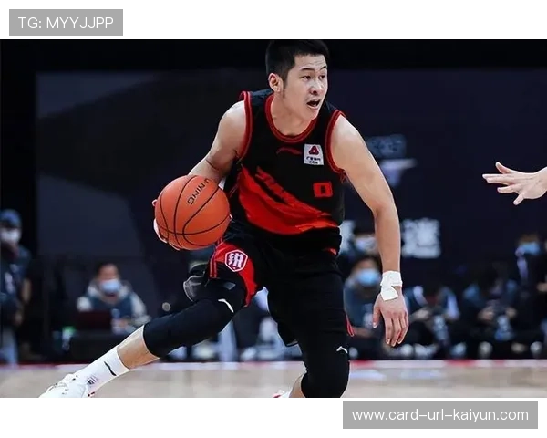 崔晓龙速度冲击极快,江苏顺势扳回场面 崔晓龙速度冲击极快,江苏顺势扳回场面