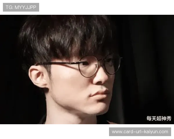 拳击赛引发夜间热议回放不断刷屏