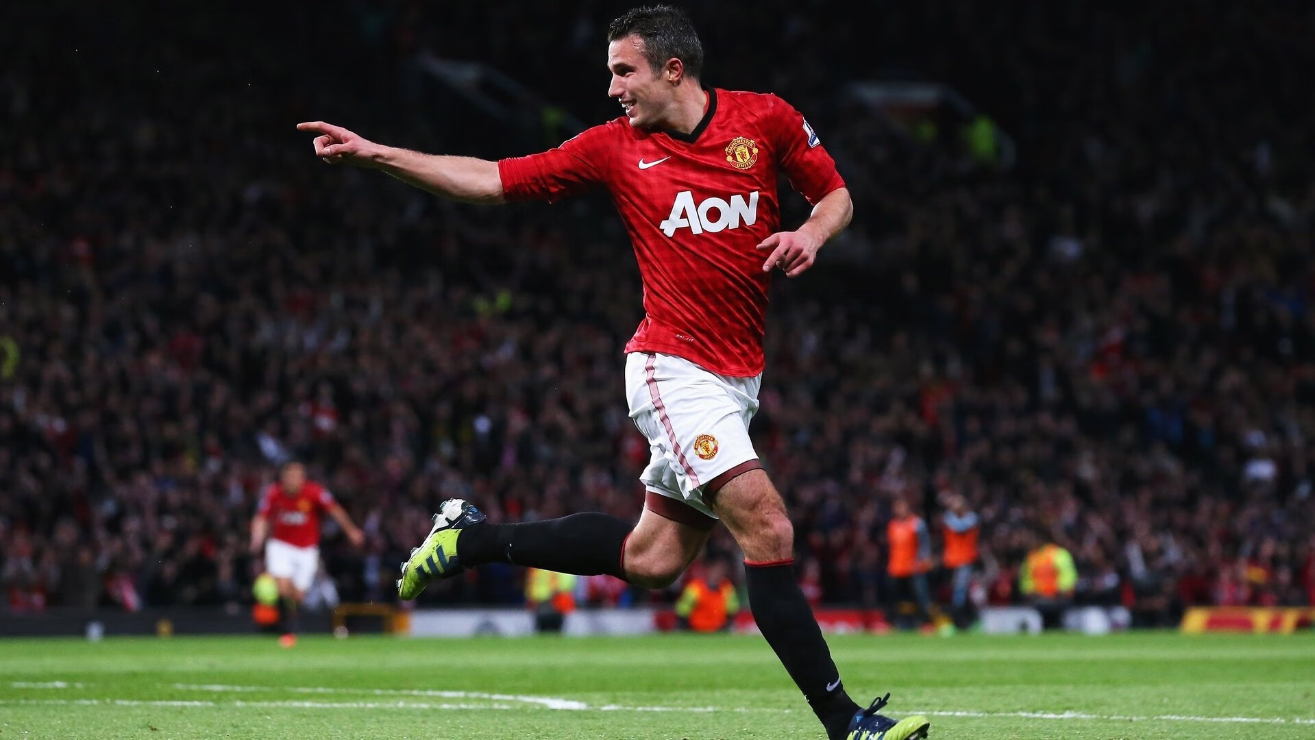 “外卖骑手安全转弯技能赛” 在封闭场地集中练习